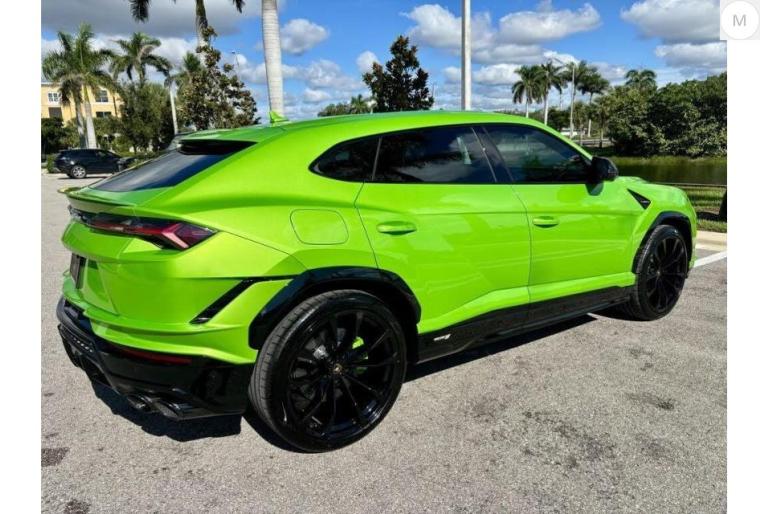 Slightly USED 2024 Lamborghini Urus S AWD Full options